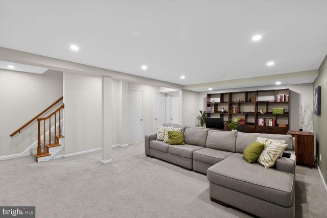 7024 ALICENT PL, Mclean, VA 22101