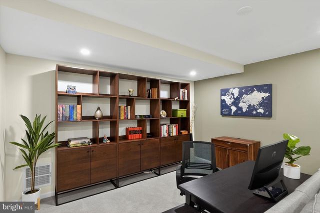 7024 ALICENT PL, Mclean, VA 22101
