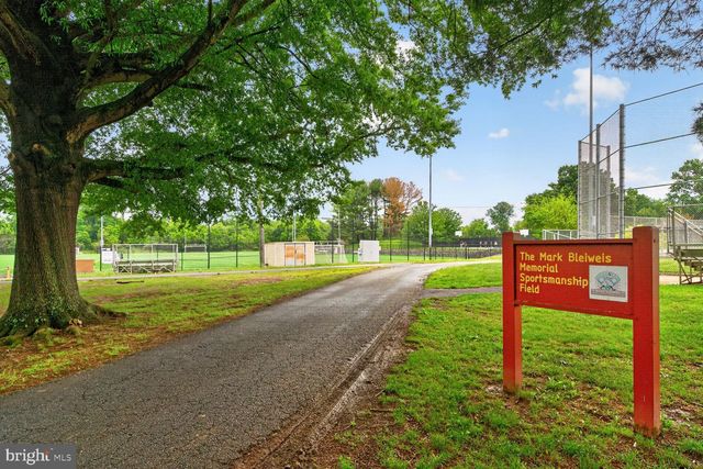 7024 ALICENT PL, Mclean, VA 22101
