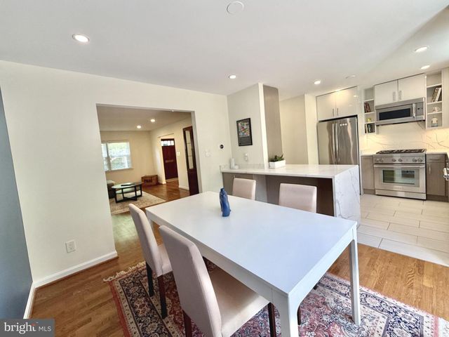 7024 ALICENT PL, Mclean, VA 22101