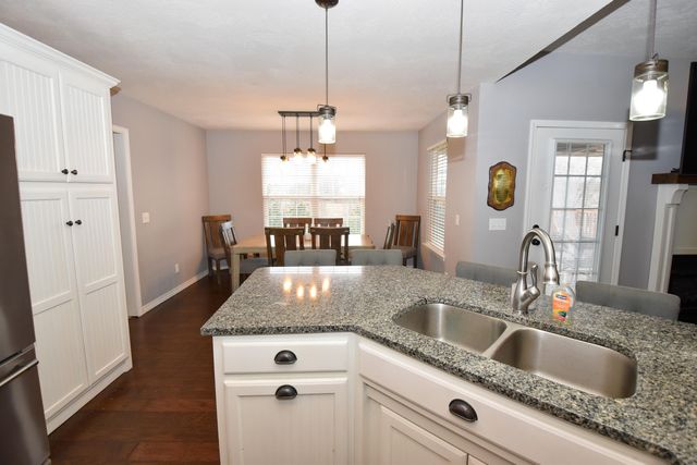 519 N Elm Avenue, Clever, MO 65631