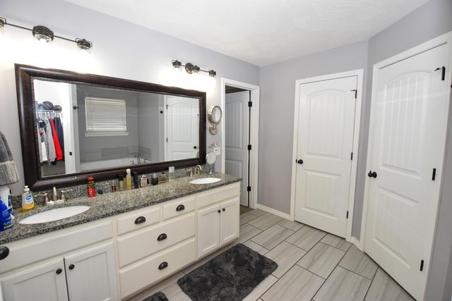 519 N Elm Avenue, Clever, MO 65631