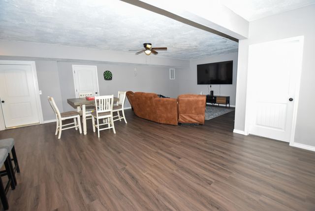 519 N Elm Avenue, Clever, MO 65631