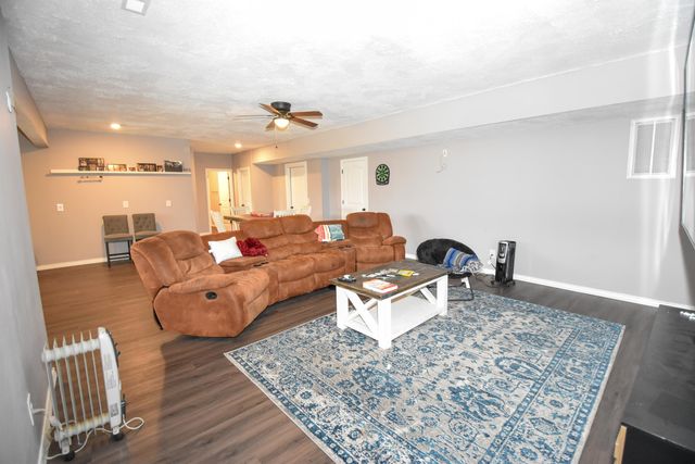 519 N Elm Avenue, Clever, MO 65631