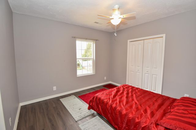 519 N Elm Avenue, Clever, MO 65631