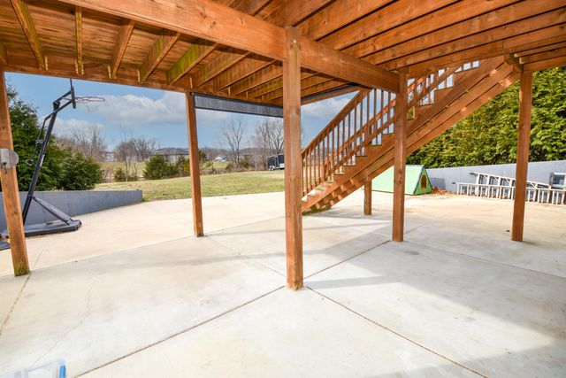 519 N Elm Avenue, Clever, MO 65631