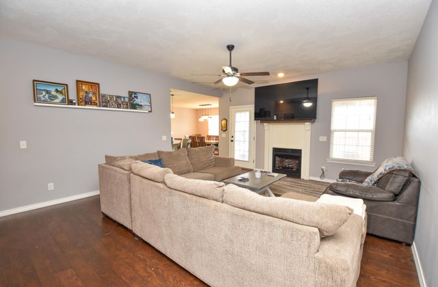 519 N Elm Avenue, Clever, MO 65631