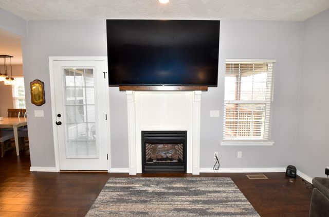 519 N Elm Avenue, Clever, MO 65631