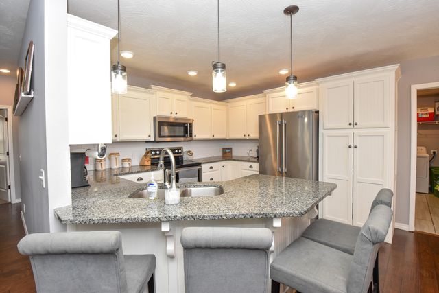 519 N Elm Avenue, Clever, MO 65631