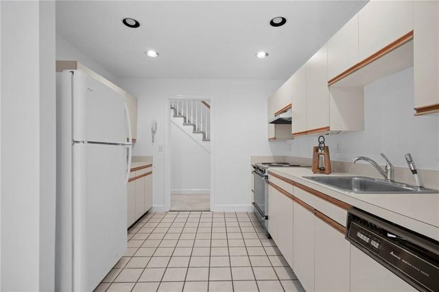 510 Corey Lane, Middletown, RI 02842