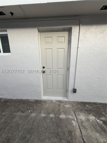 2658 W 74th Ter, Hialeah, FL 33016