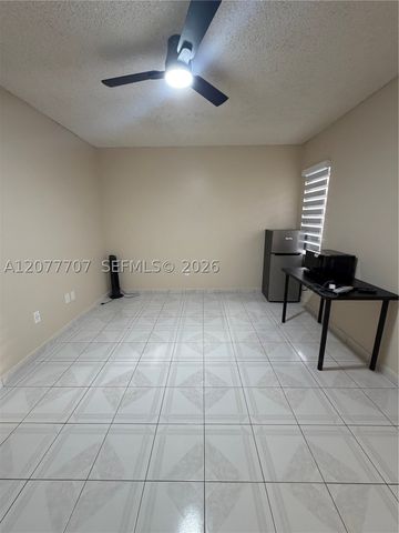 2658 W 74th Ter, Hialeah, FL 33016