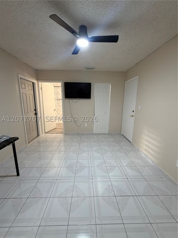 2658 W 74th Ter, Hialeah, FL 33016