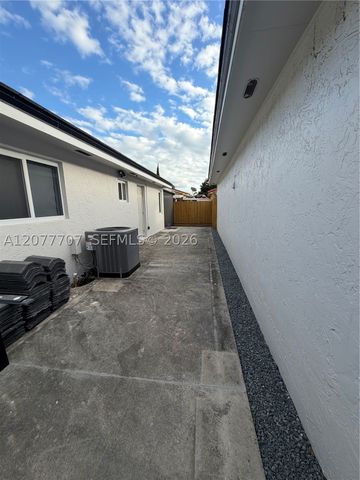2658 W 74th Ter, Hialeah, FL 33016