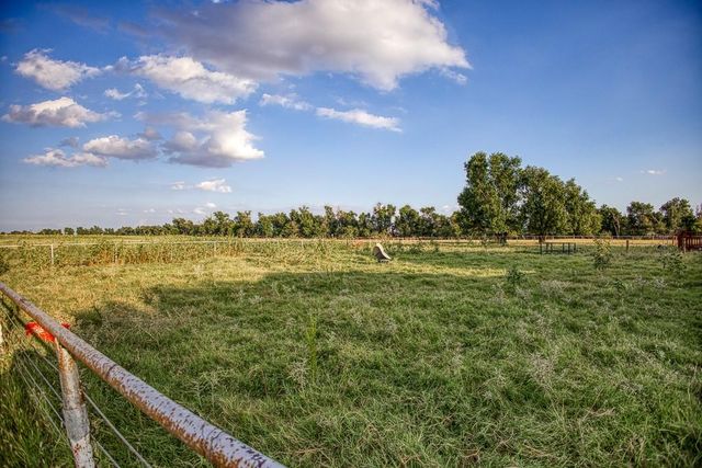 20723 N 2800 Road, Kingfisher, OK 73750