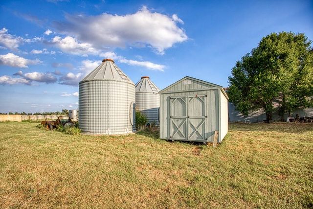 20723 N 2800 Road, Kingfisher, OK 73750