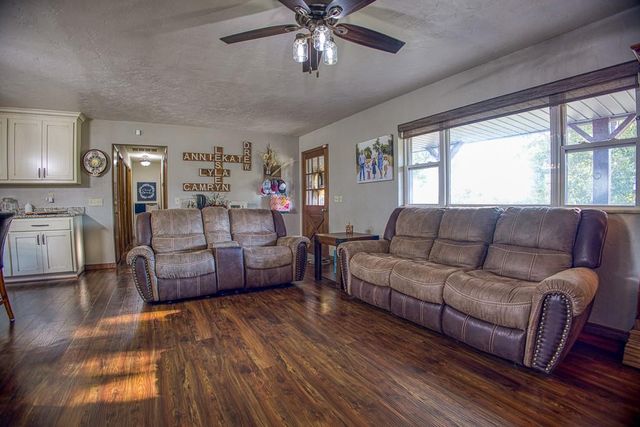 20723 N 2800 Road, Kingfisher, OK 73750