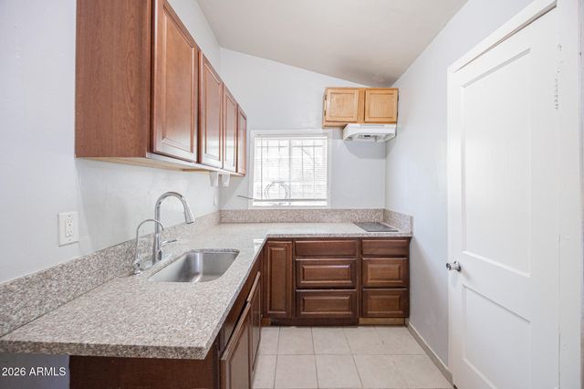 610 N 9TH Street 3, Phoenix, AZ 85006
