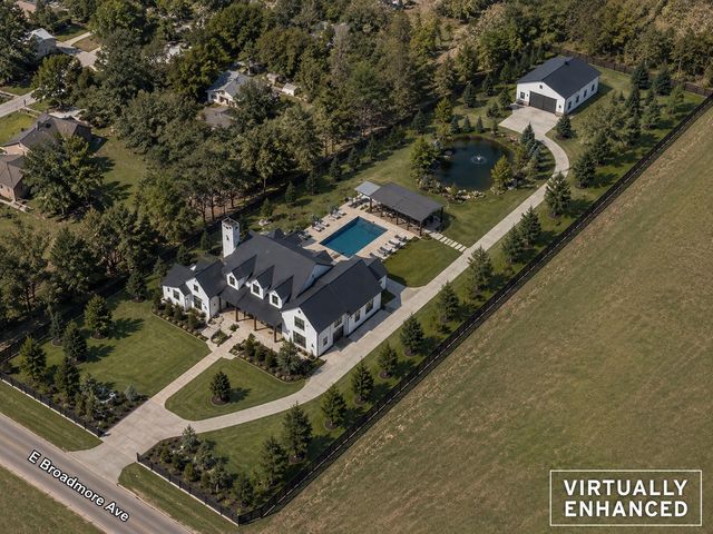 201 E Broadmore Avenue, Wills Point, TX 75169