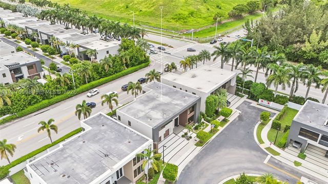 7423 NW 102th ct, Doral, FL 33178
