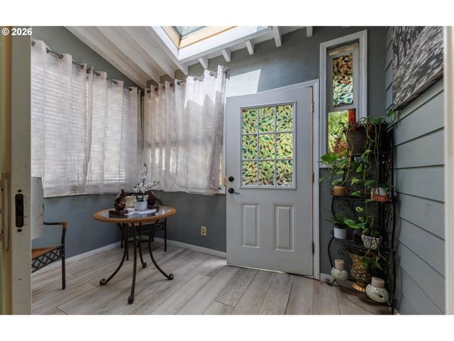 1329 BAKER St, Salem, OR 97301