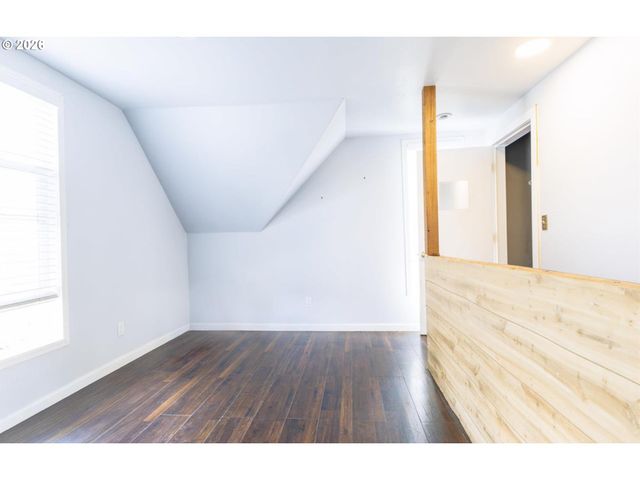 1329 BAKER St, Salem, OR 97301