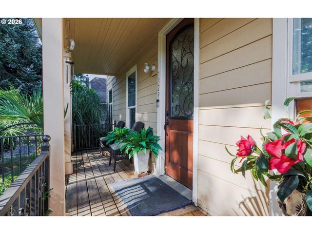 1329 BAKER St, Salem, OR 97301