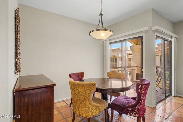 9151 W GREENWAY Road 224, Peoria, AZ 85381