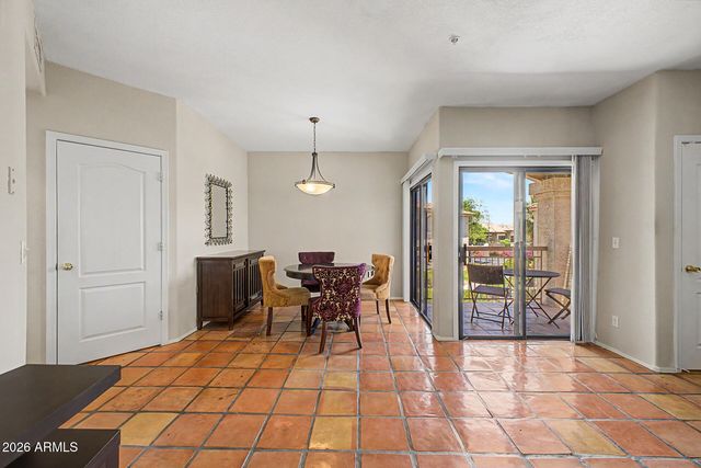 9151 W GREENWAY Road 224, Peoria, AZ 85381