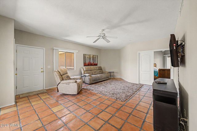 9151 W GREENWAY Road 224, Peoria, AZ 85381