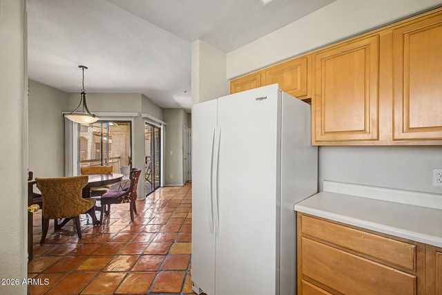 9151 W GREENWAY Road 224, Peoria, AZ 85381