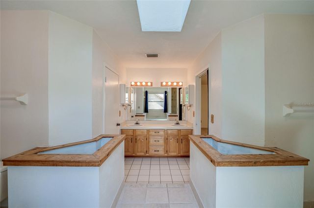 7 WATERFRONT COURT, Ormond Beach, FL 32174
