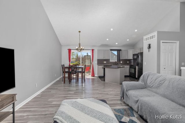 7035 Deer Cove Drive Se, Gaines Twp, MI 49316