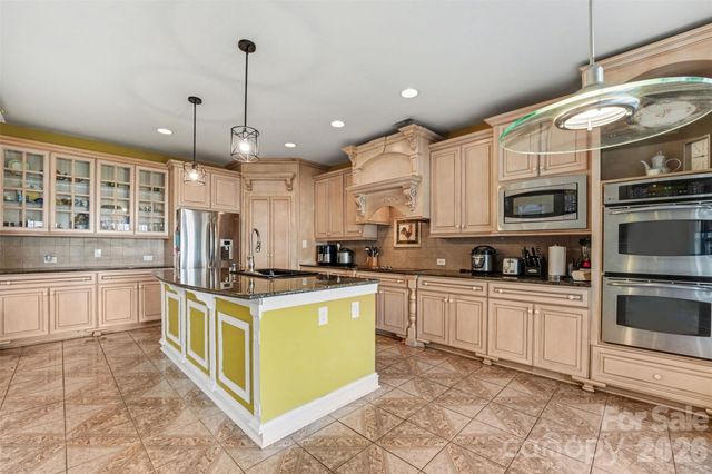 10907 Huntington Meadow Lane, Charlotte, NC 28273