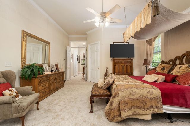 10532 N Medinah Circle, Fresno, CA 93730