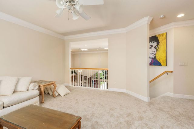10532 N Medinah Circle, Fresno, CA 93730