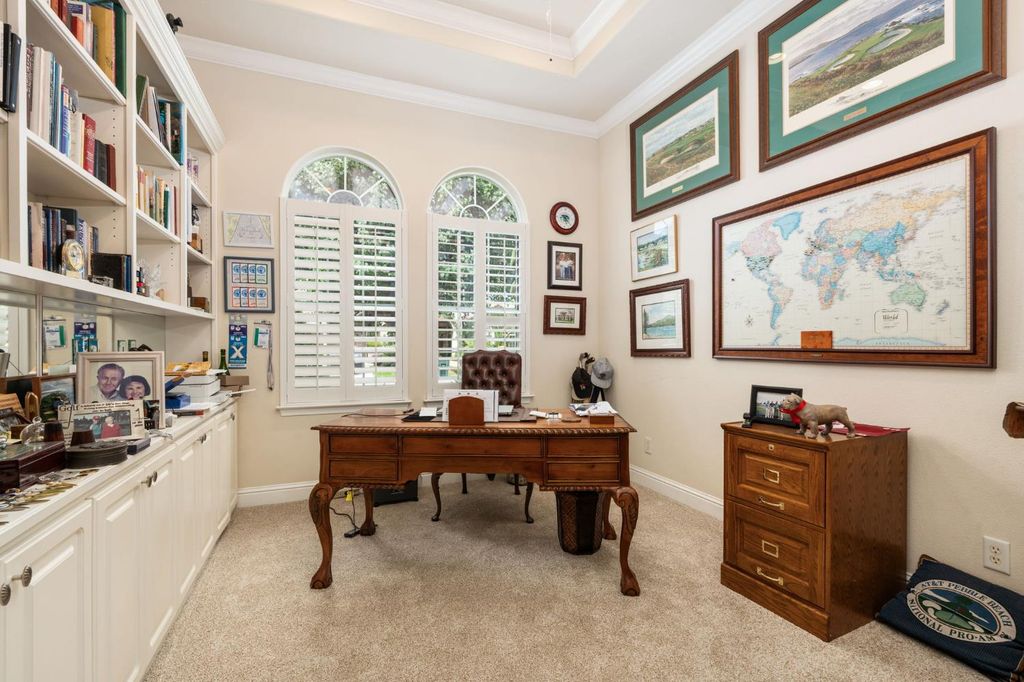 Image 11 of property listing at 10532 N Medinah Circle, Fresno, CA 93730