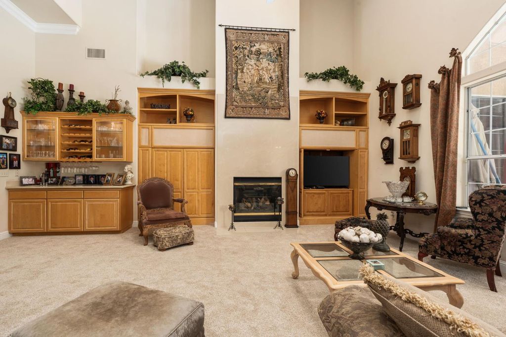Image 18 of property listing at 10532 N Medinah Circle, Fresno, CA 93730