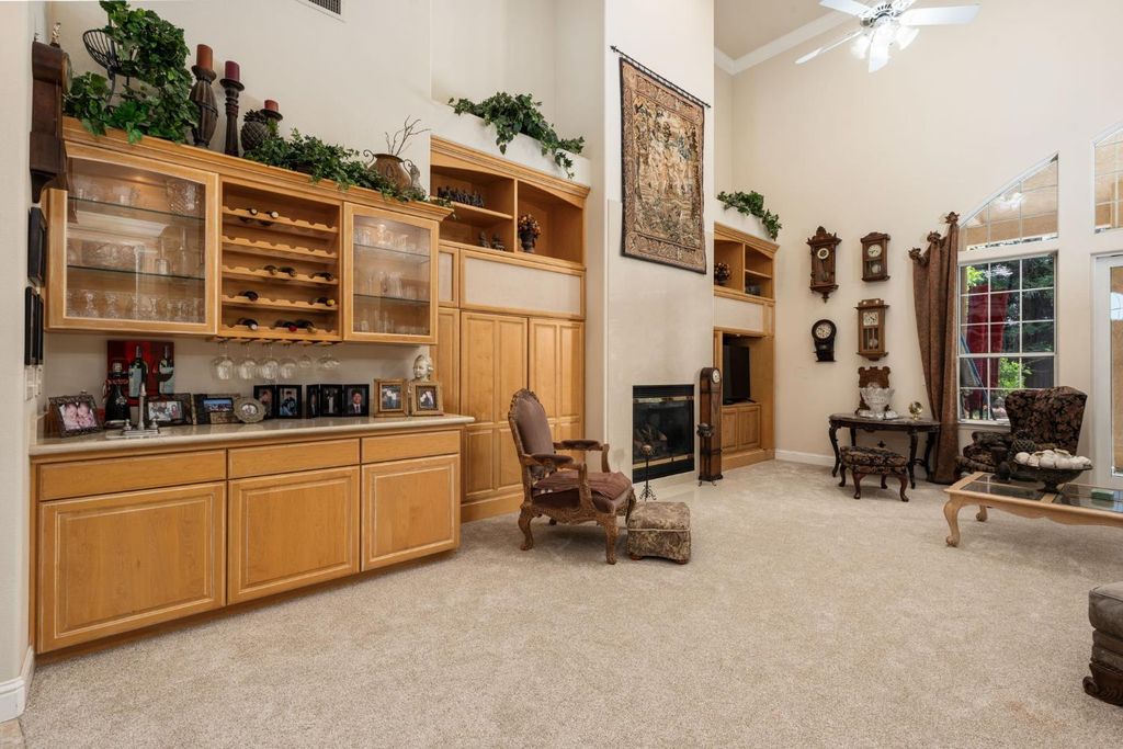 Image 19 of property listing at 10532 N Medinah Circle, Fresno, CA 93730