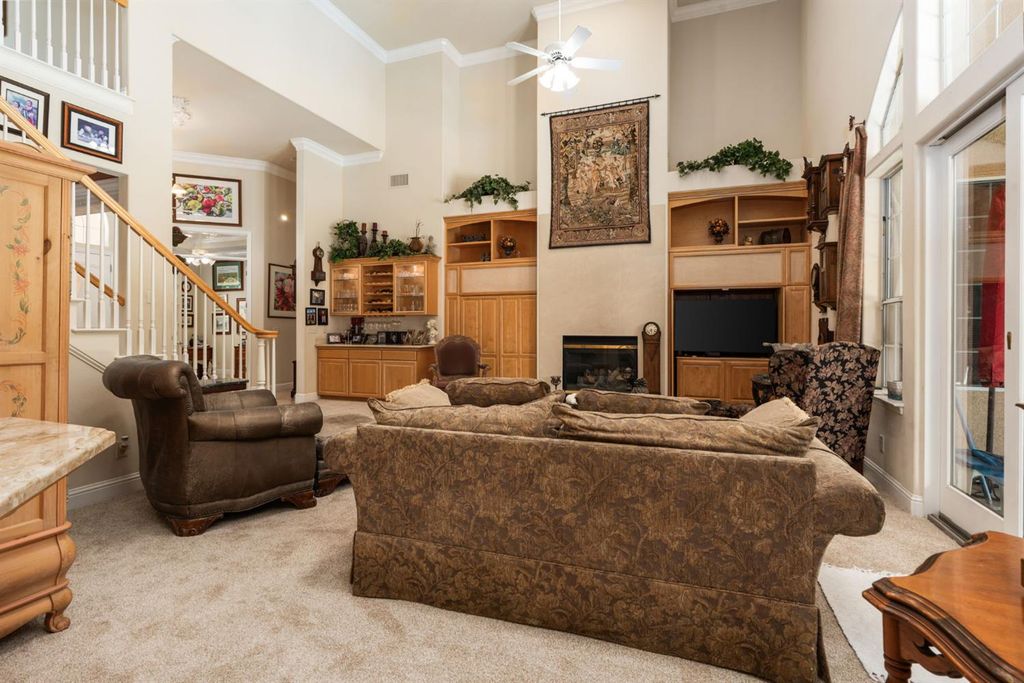 Image 20 of property listing at 10532 N Medinah Circle, Fresno, CA 93730