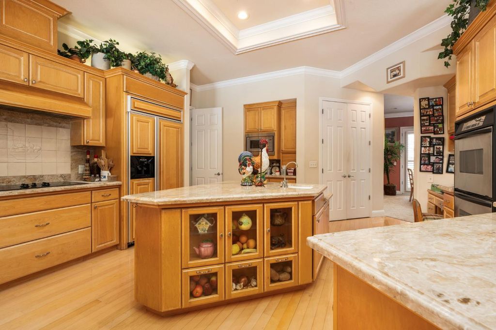 Image 22 of property listing at 10532 N Medinah Circle, Fresno, CA 93730