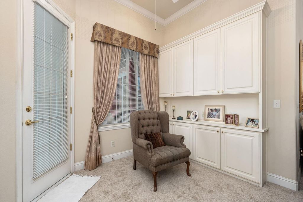 Image 28 of property listing at 10532 N Medinah Circle, Fresno, CA 93730