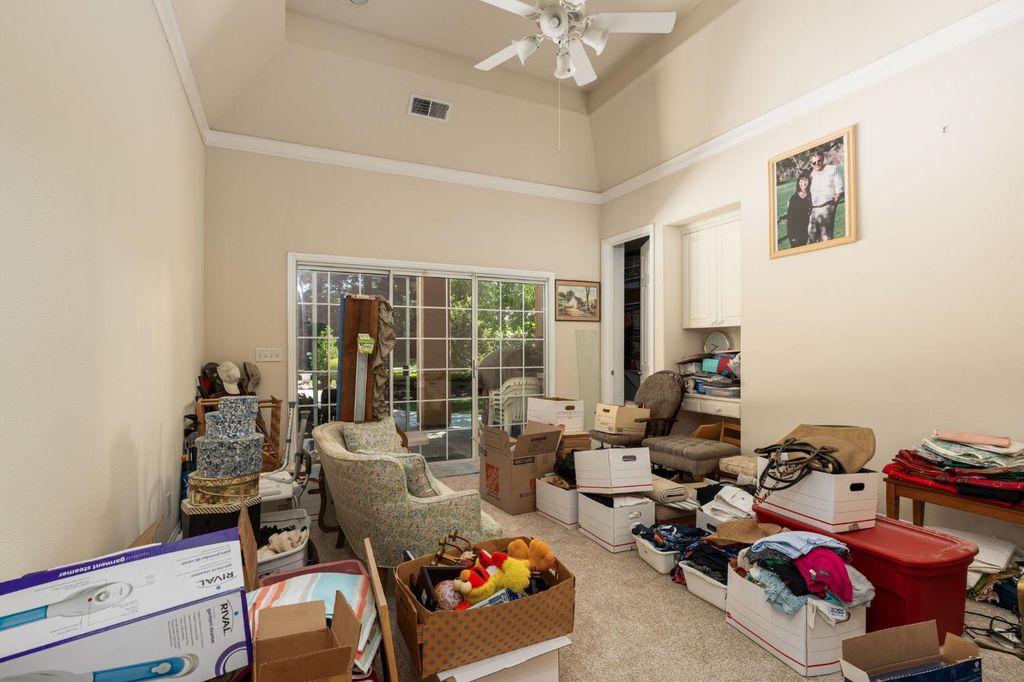 Image 33 of property listing at 10532 N Medinah Circle, Fresno, CA 93730