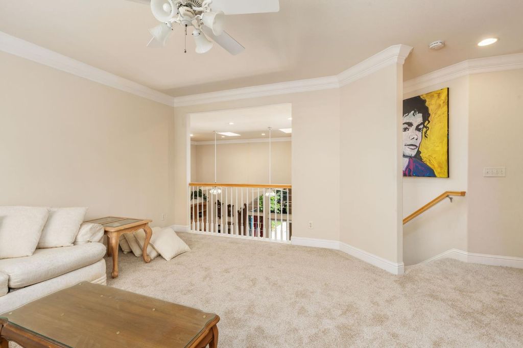 Image 37 of property listing at 10532 N Medinah Circle, Fresno, CA 93730