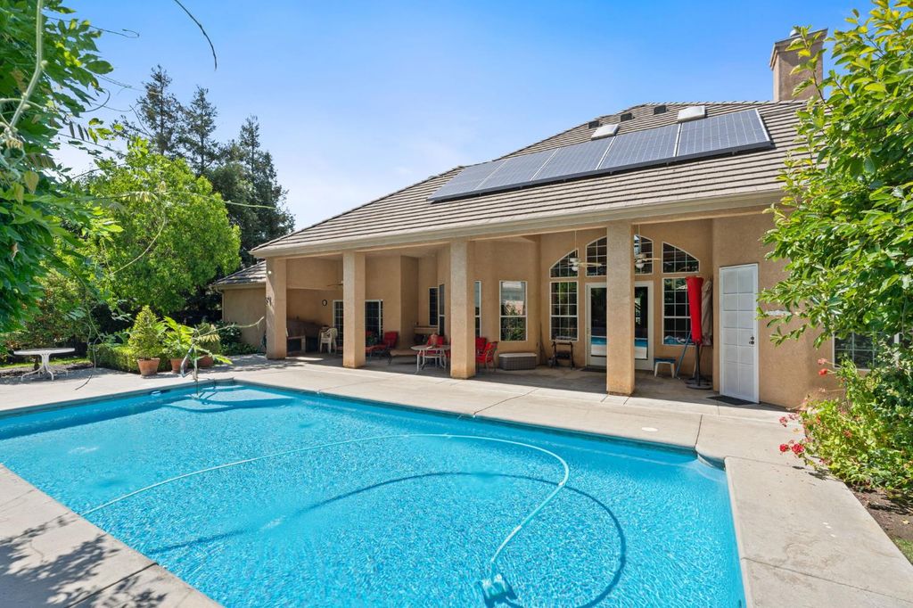 Image 44 of property listing at 10532 N Medinah Circle, Fresno, CA 93730