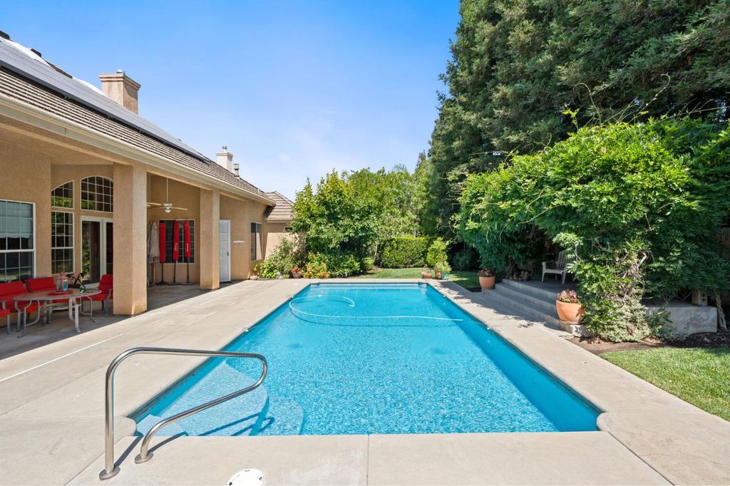 Image 47 of property listing at 10532 N Medinah Circle, Fresno, CA 93730