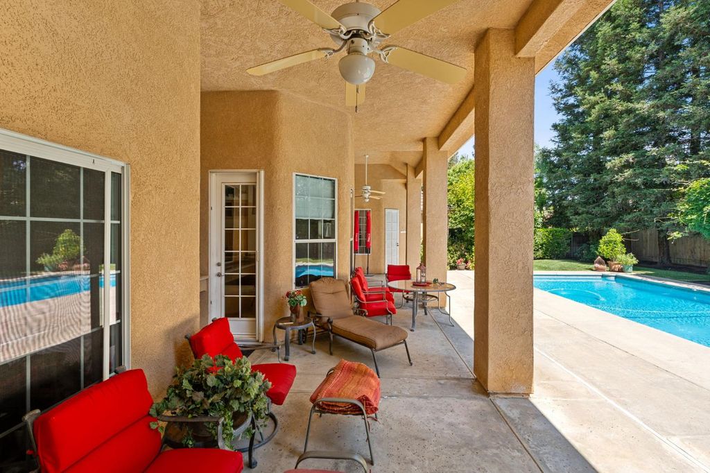 Image 48 of property listing at 10532 N Medinah Circle, Fresno, CA 93730