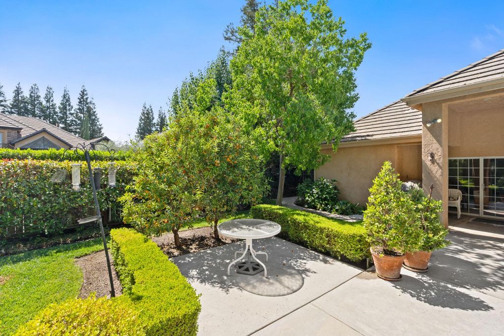 Image 51 of property listing at 10532 N Medinah Circle, Fresno, CA 93730