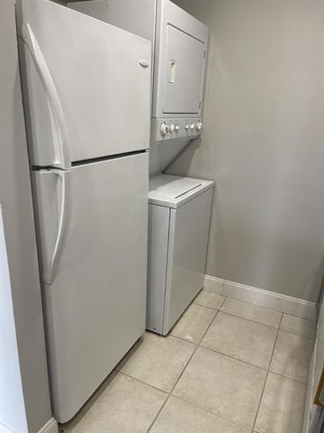 3662 N University Drive F-7, Coral Springs, FL 33065