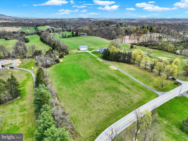 6491 PARKWAY E, Harrisburg, PA 17112